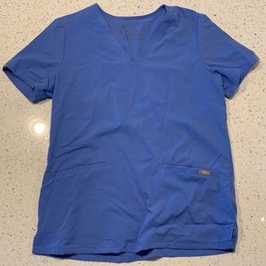 Figs Women’s Casma Three Pocket Scrub Top in Ceil Blue! Great Condition!!